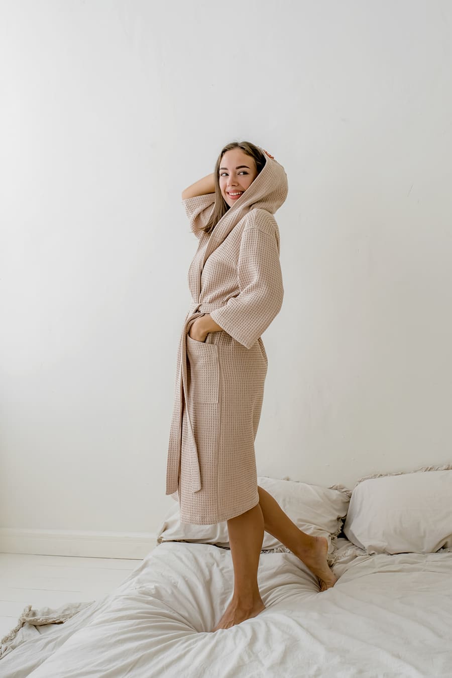 Жіночий вафельний халат COSY з капюшоном беж