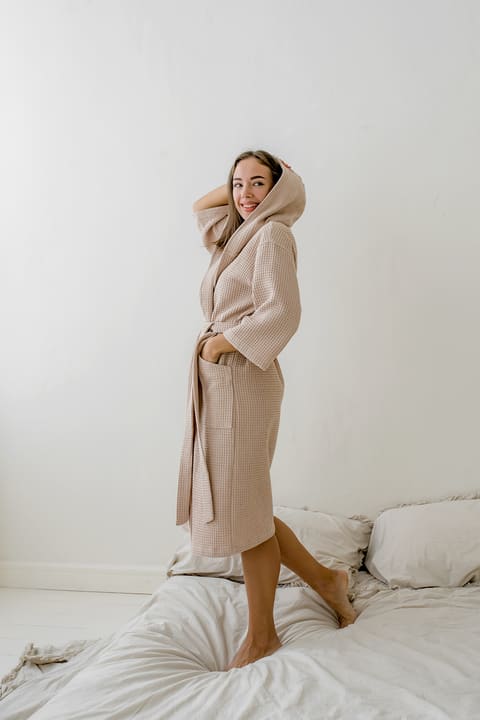 Жіночий вафельний халат COSY з капюшоном беж